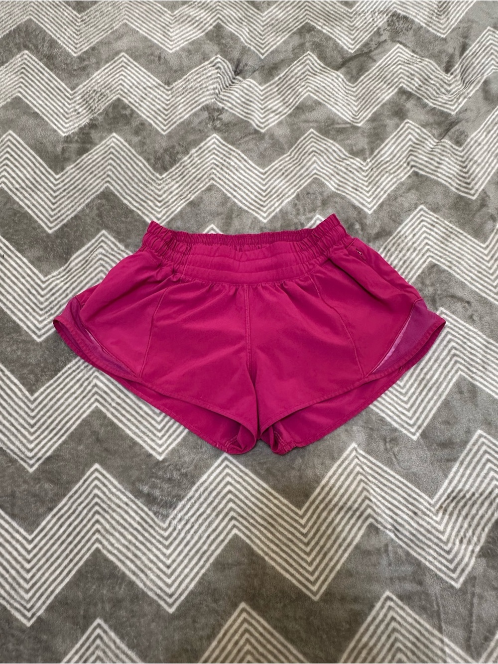 Lululemon Hotty Hot Short II *2.5"